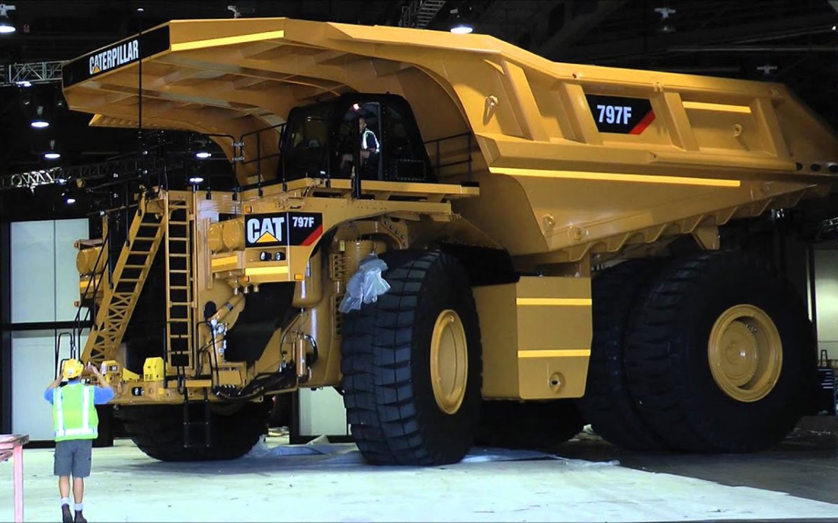 Самосвал Caterpillar 797f