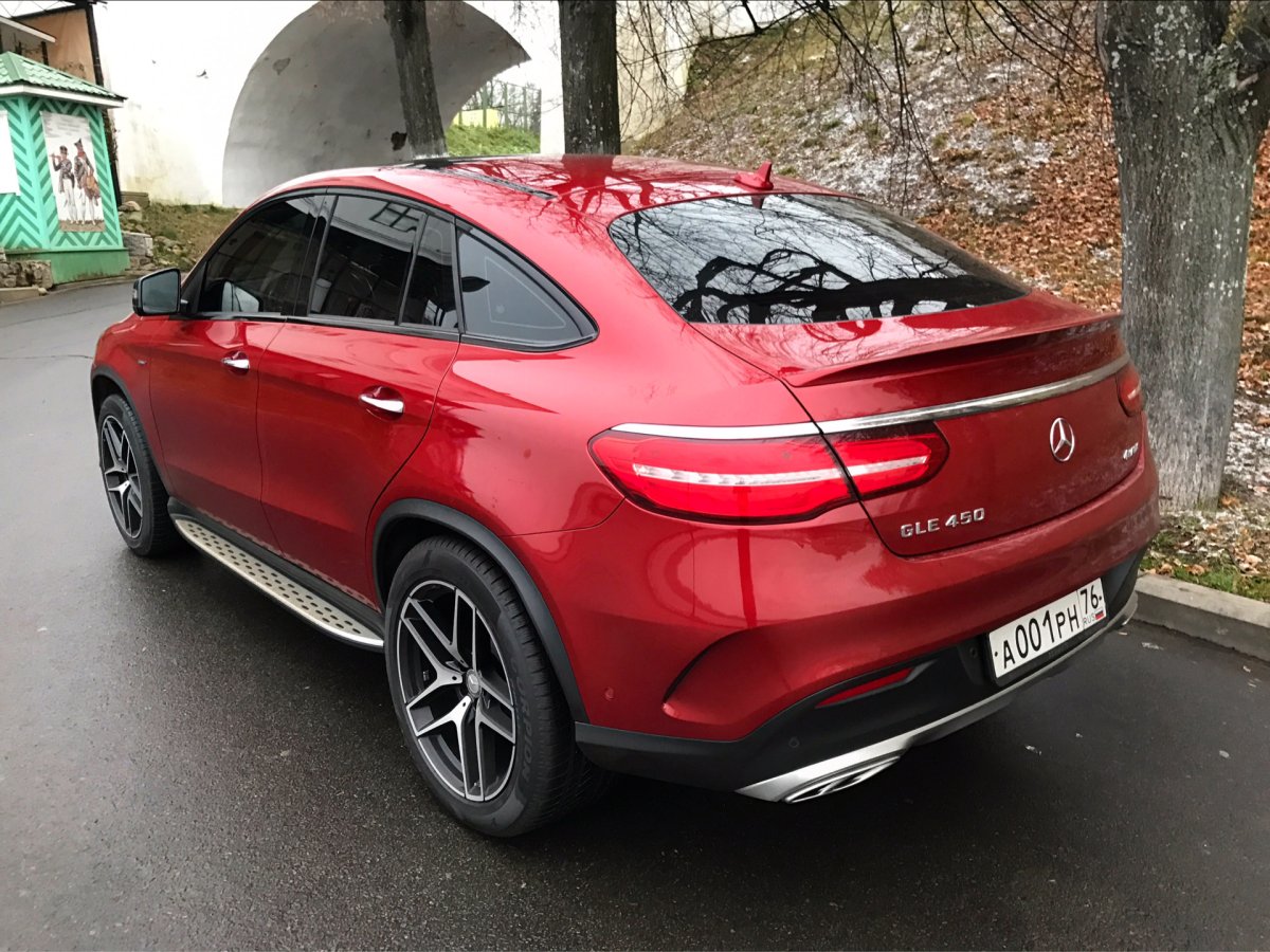 Mercedes GLE Coupe Red 2021