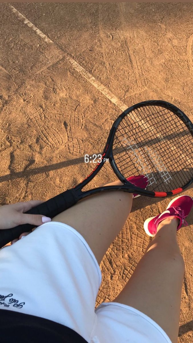 Теннисная ракетка фото