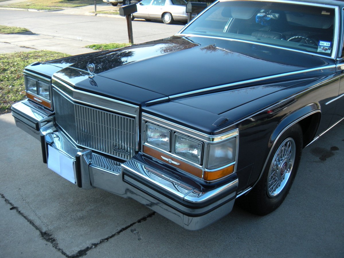 Cadillac Brougham 1989