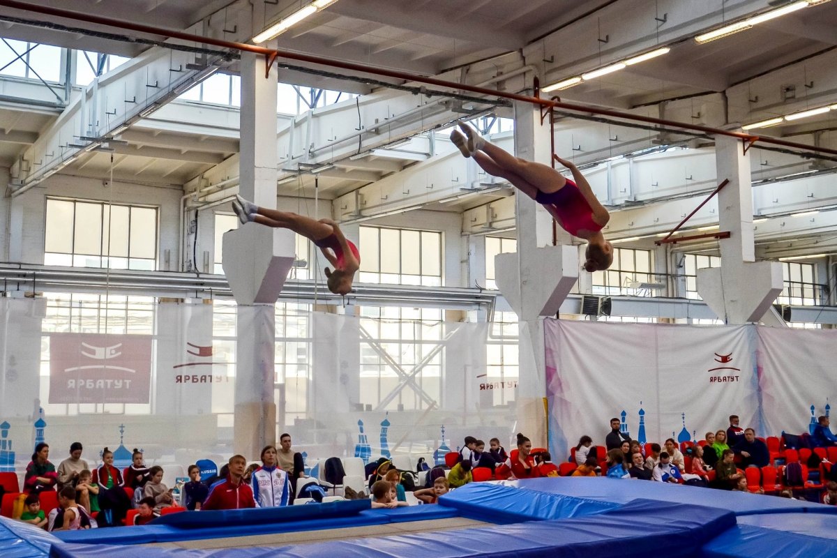 Спорт по прыжкам на батуте