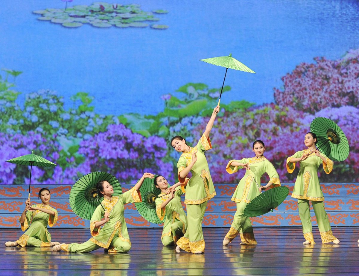 Shen Yun performing Arts