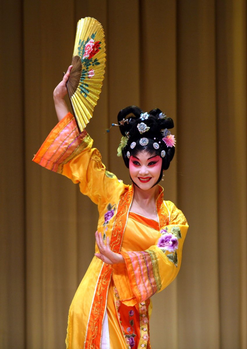 Японский танец с веерами
