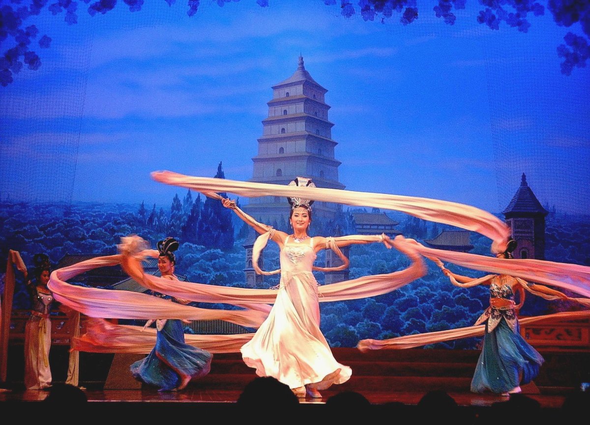 Танец с лентами в Китае