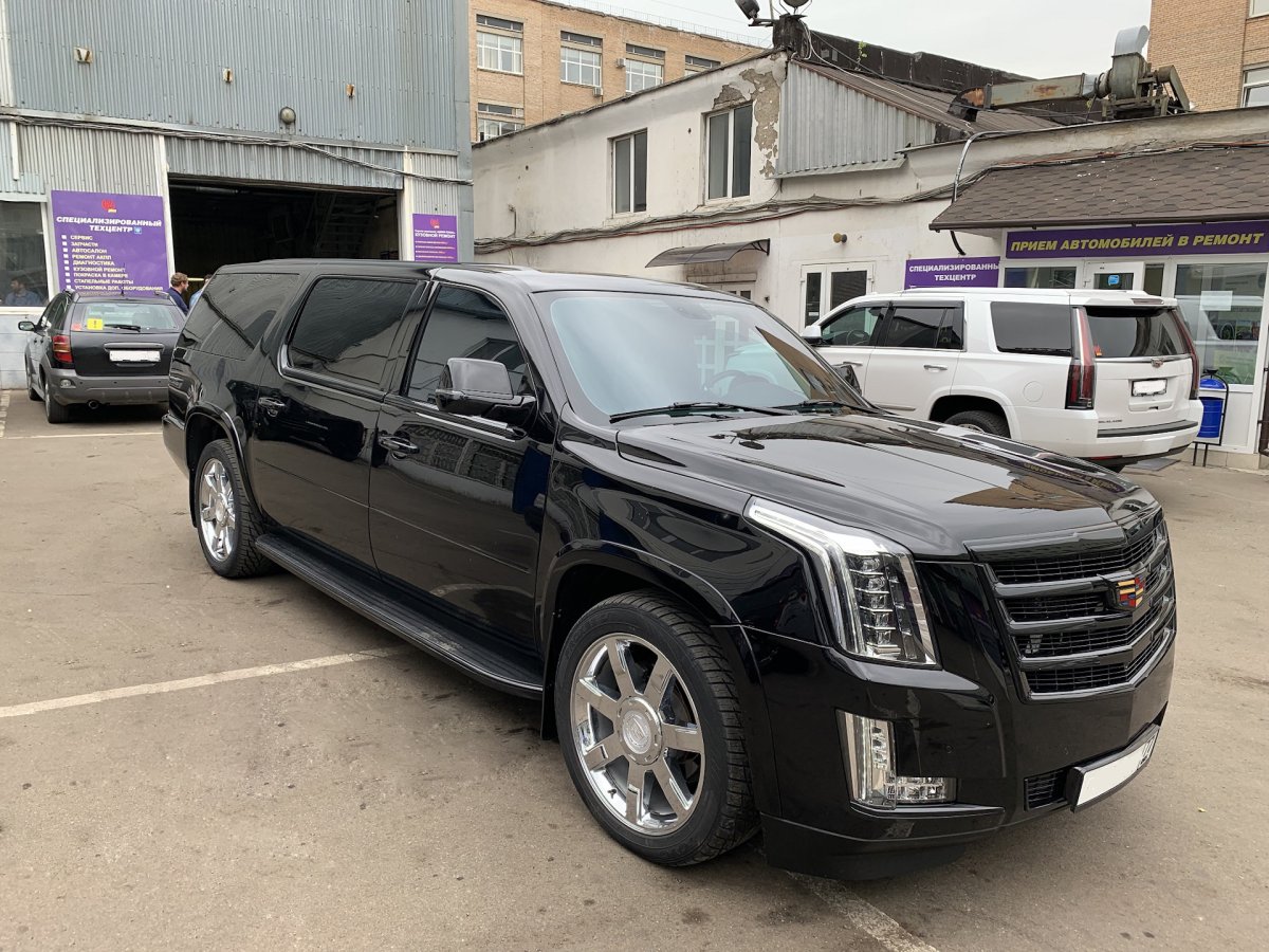 Cadillac Escalade 900
