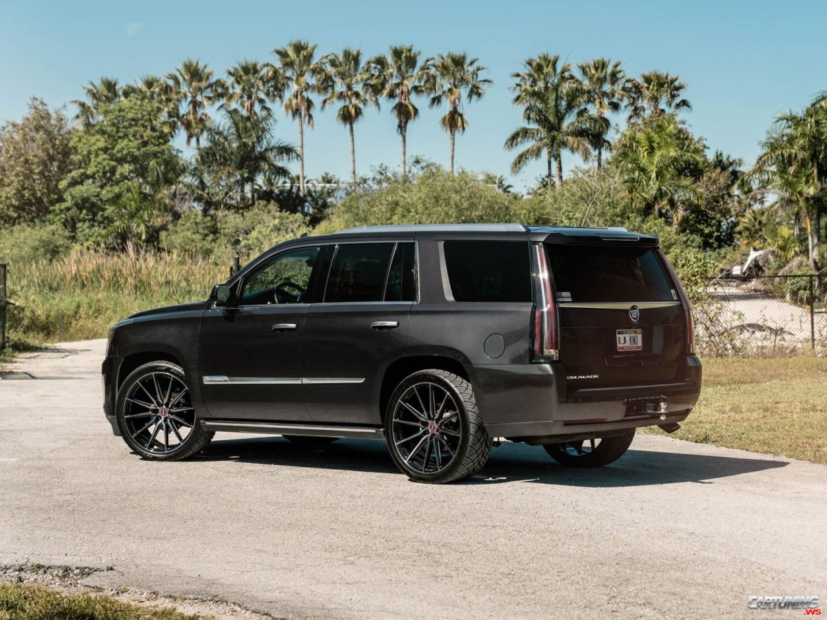 Cadillac Escalade Воссен