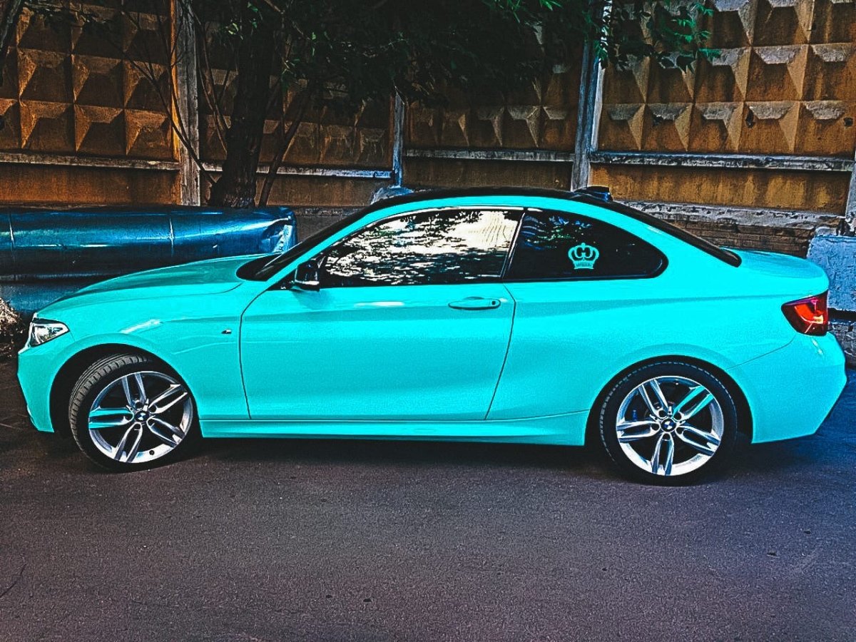 БМВ е92 мятная