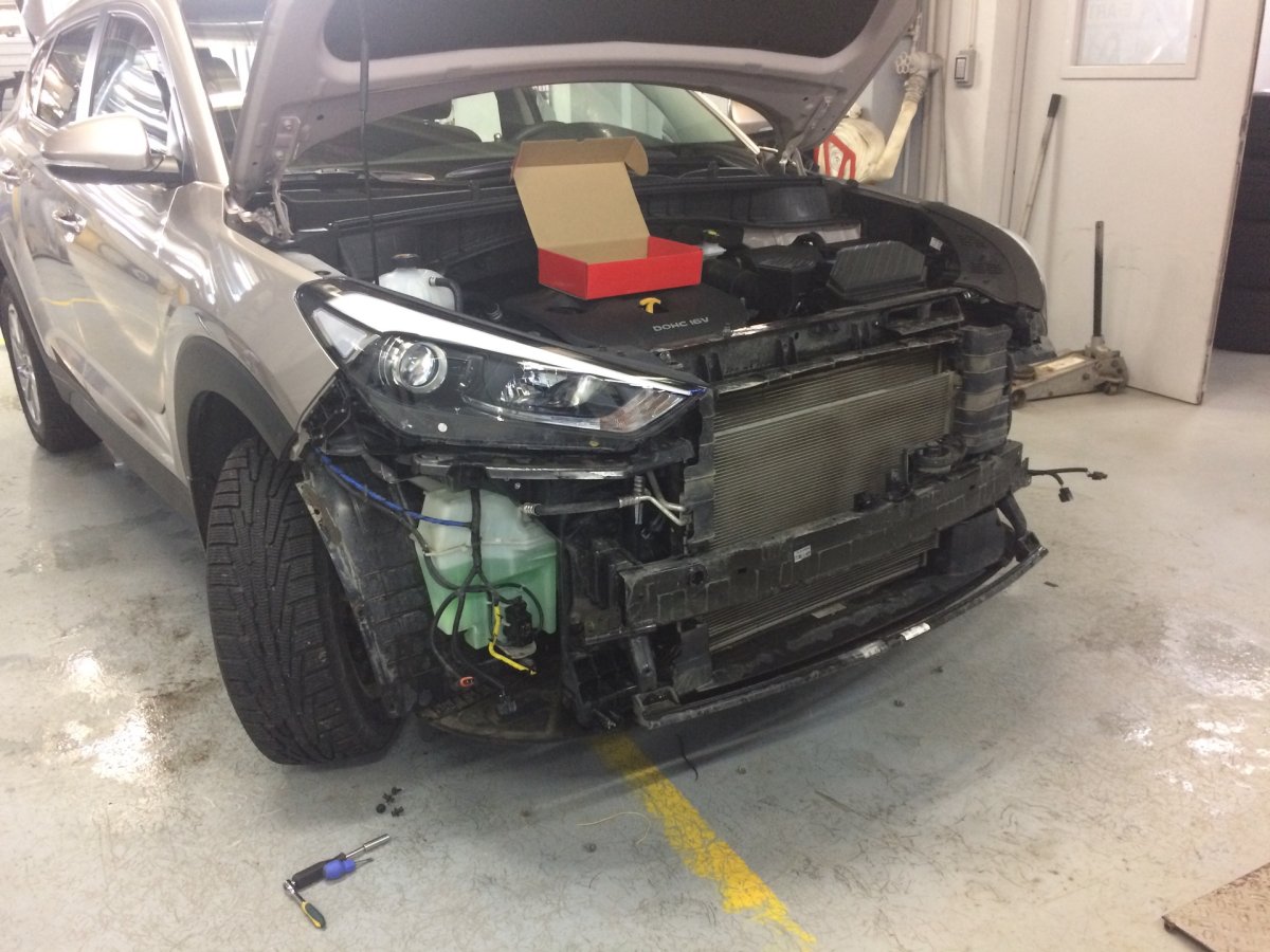 Hyundai Tucson 2016 без бампера