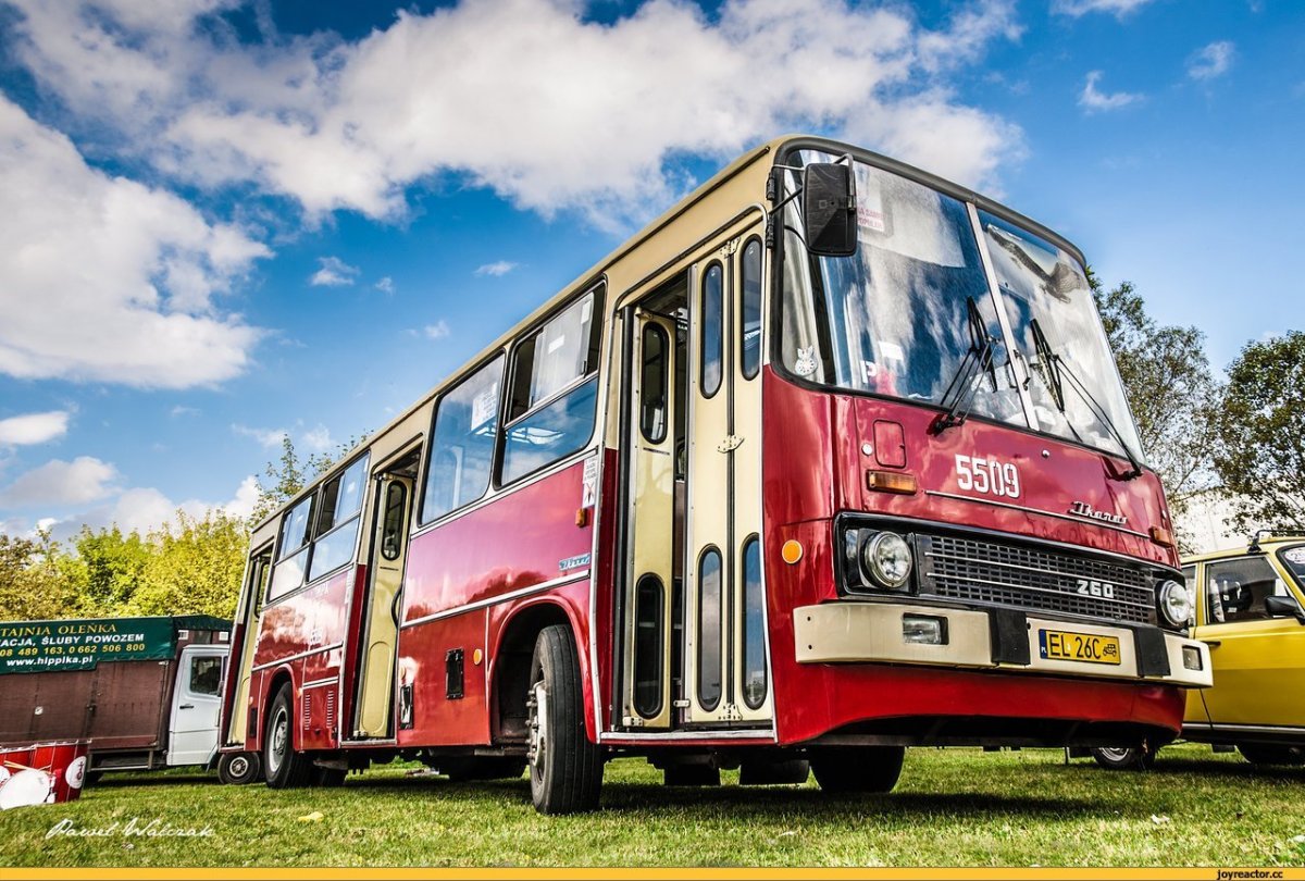 Автобус Икарус 2020