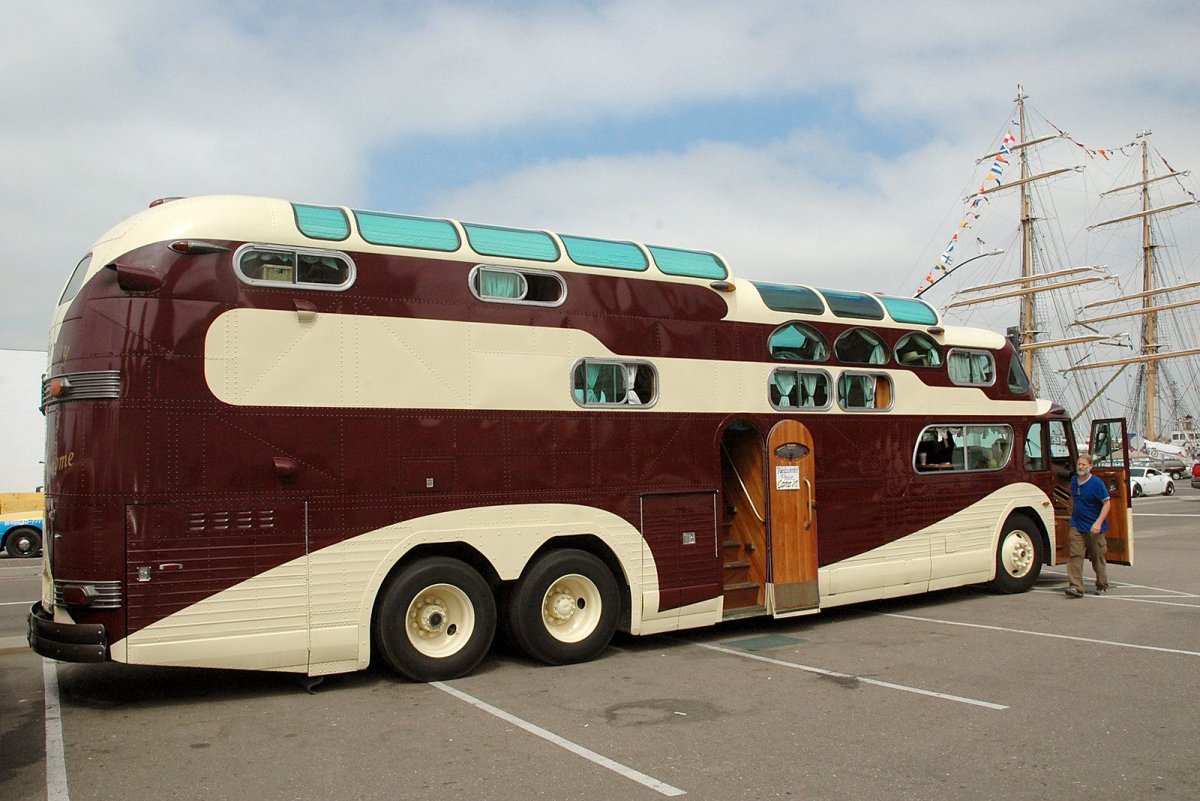 GMC Greyhound Scenicruiser 1955