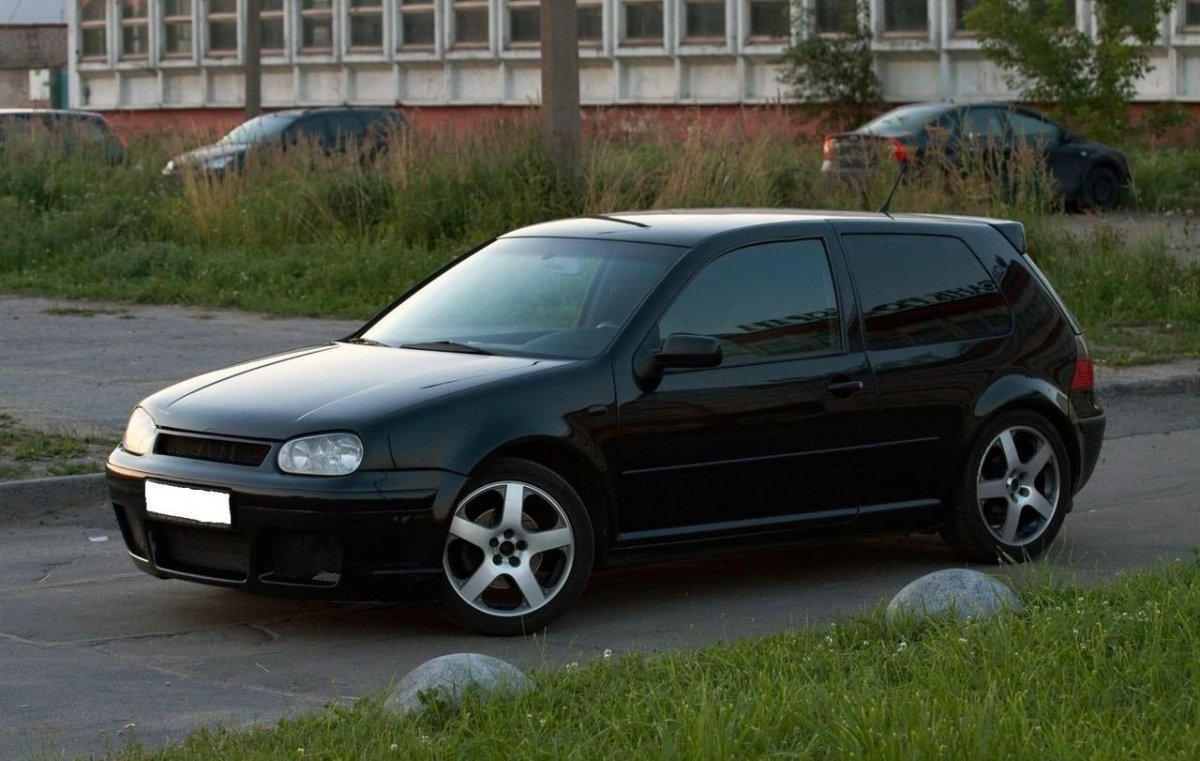 Volkswagen Golf 4 купе черный