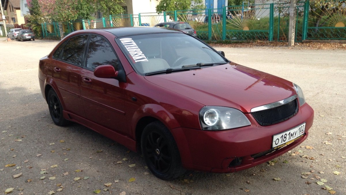 Chevrolet Lacetti седан бордовый