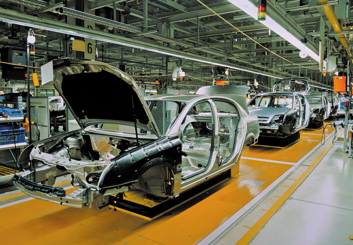 Автомобильная промышленность GM, Toyota