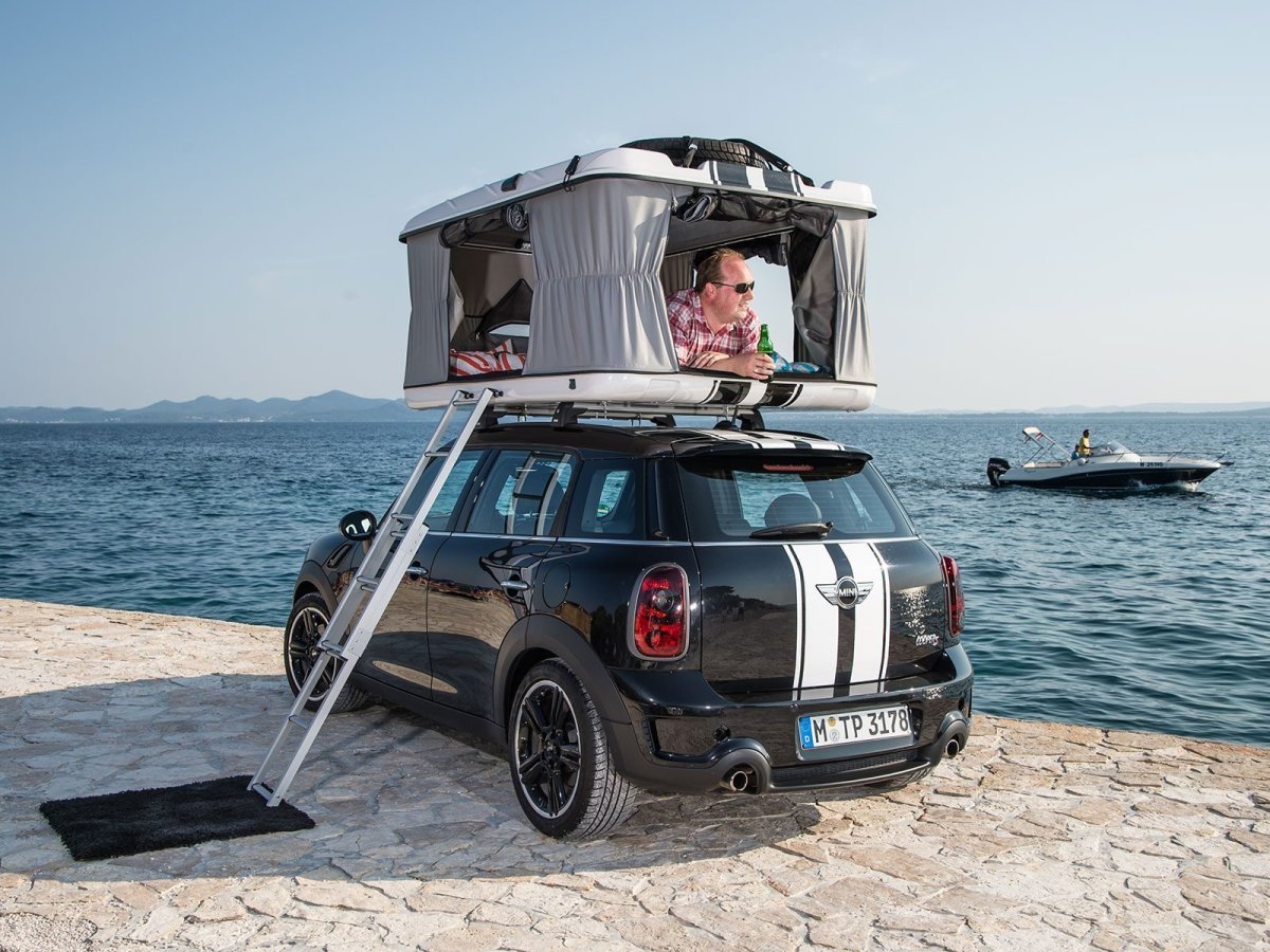 Mini Countryman 2021 с палаткой