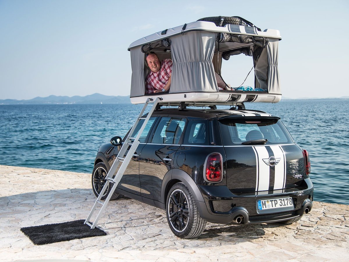 Mini Cooper Countryman с палаткой