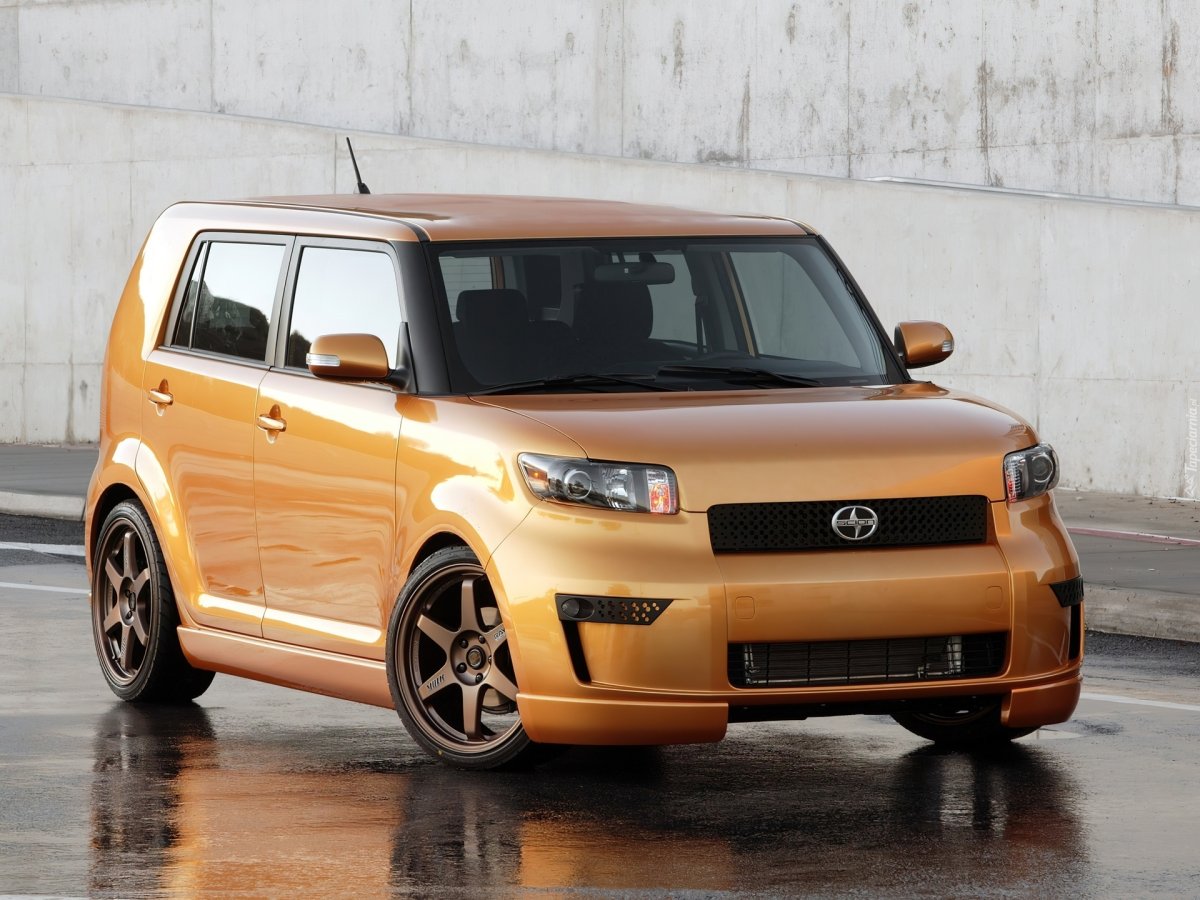 Scion XB 5