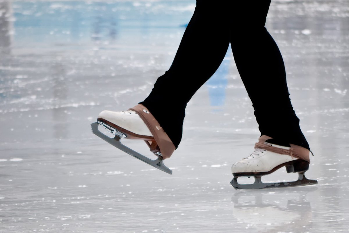 Прогулочные коньки на льду