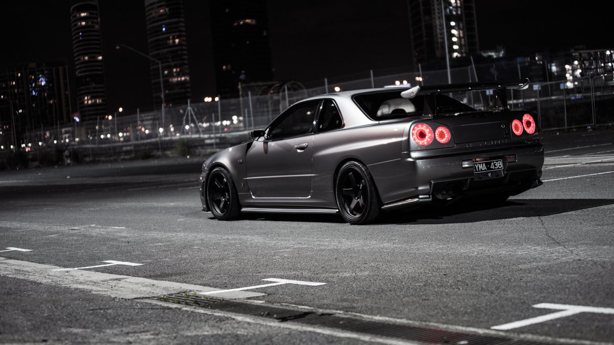 Nissan GTR 34 Skyline ночью