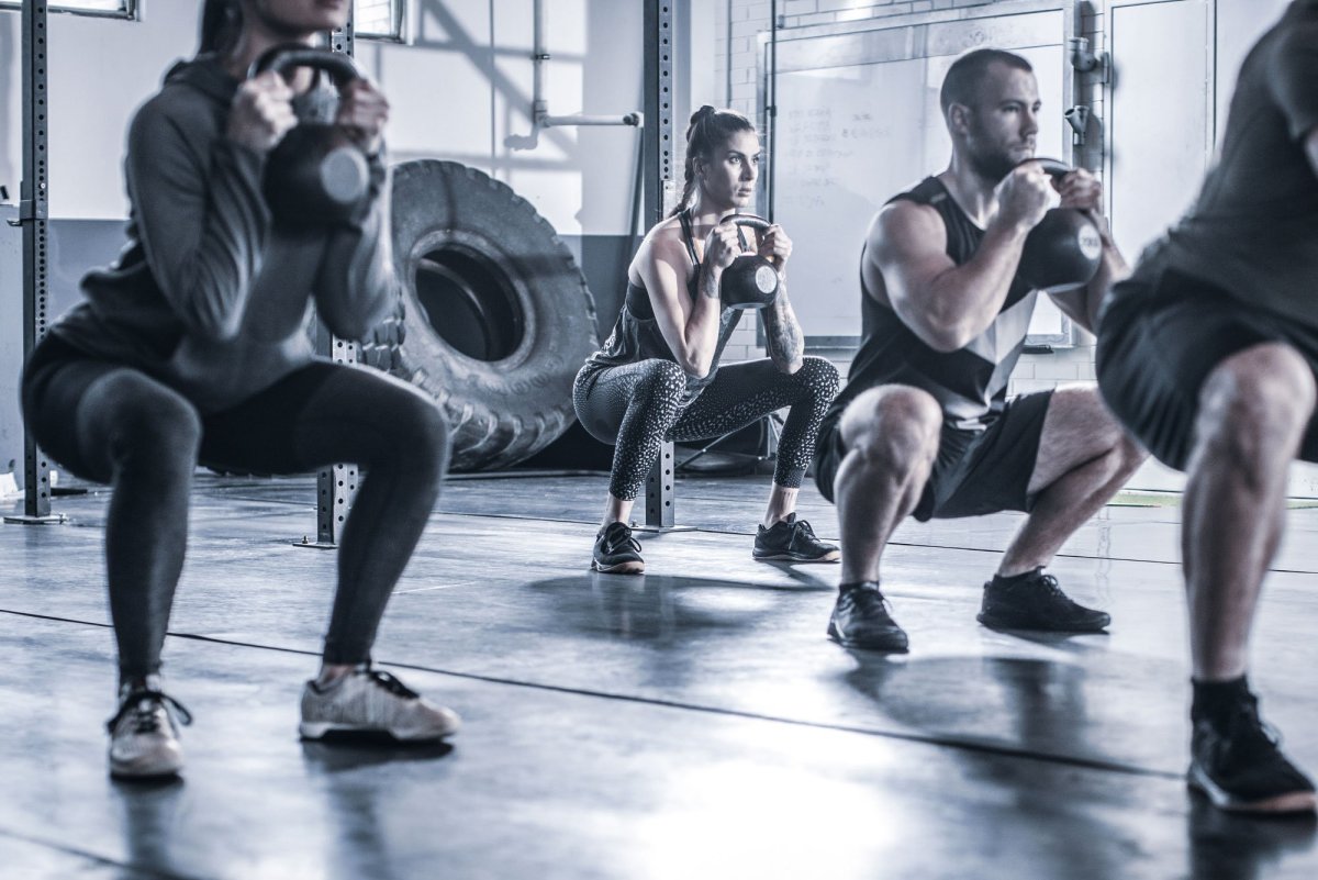 Группа CROSSFIT В спортзале