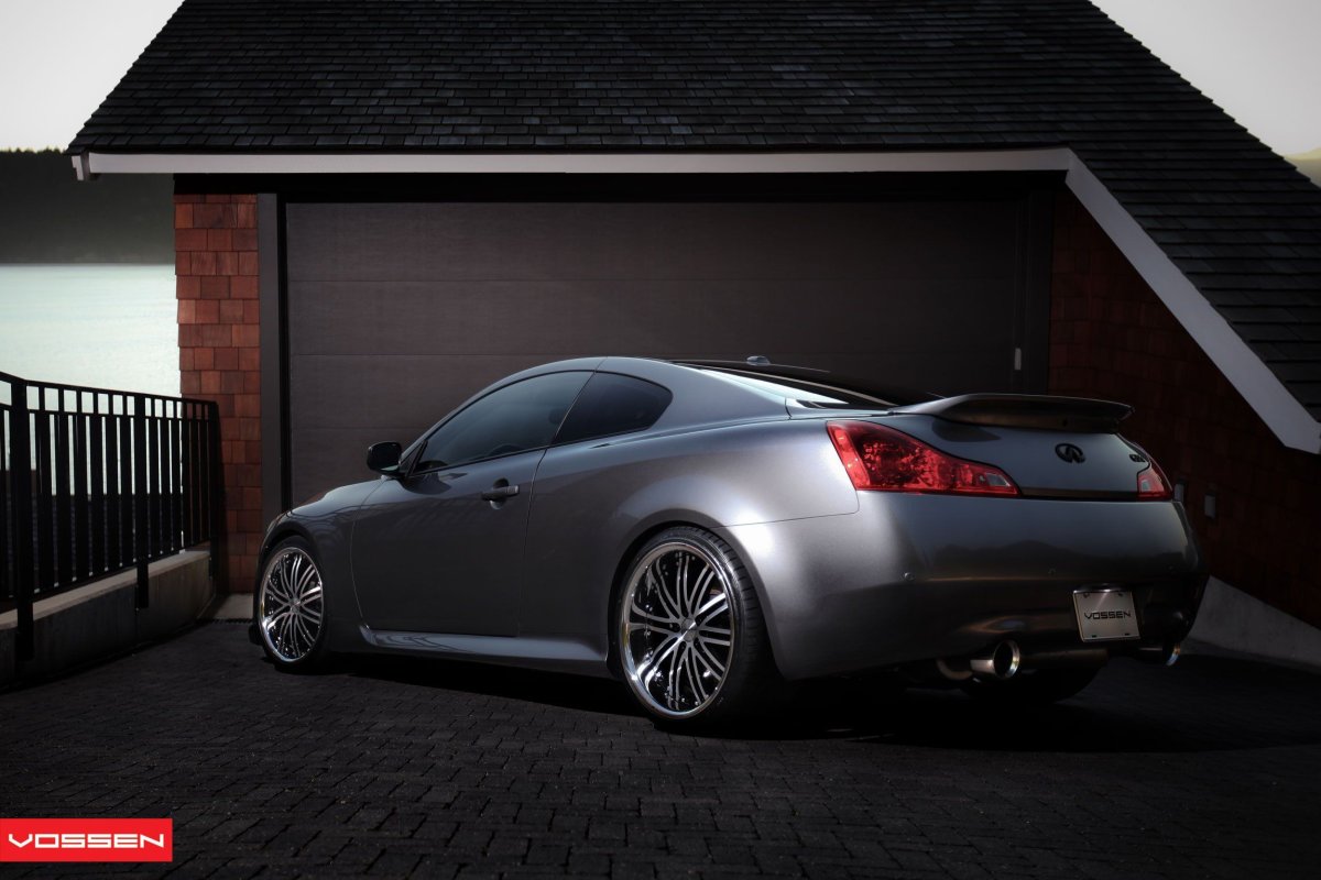 Infiniti g37 back