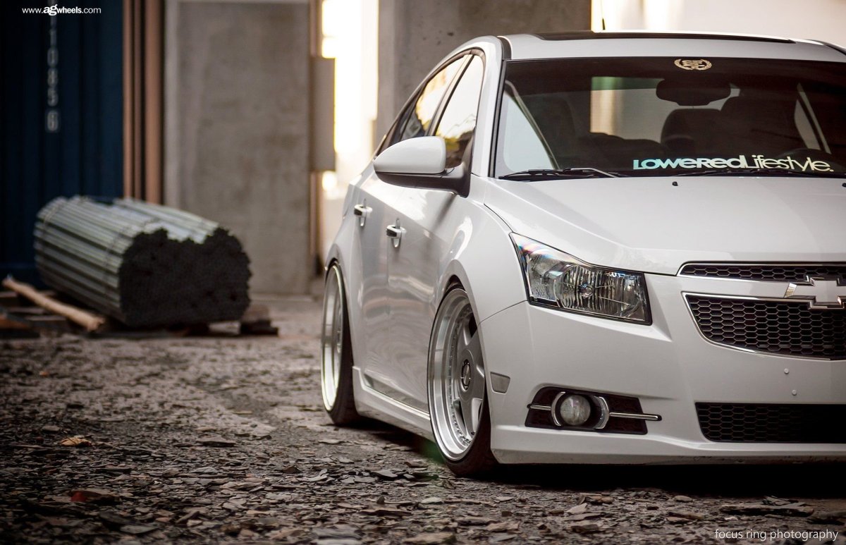 Chevrolet Cruze stance