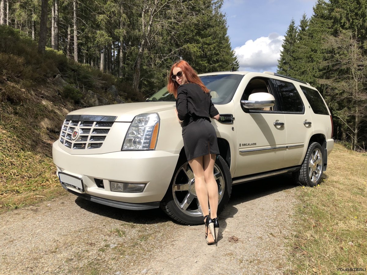 Cadillac Escalade drive2
