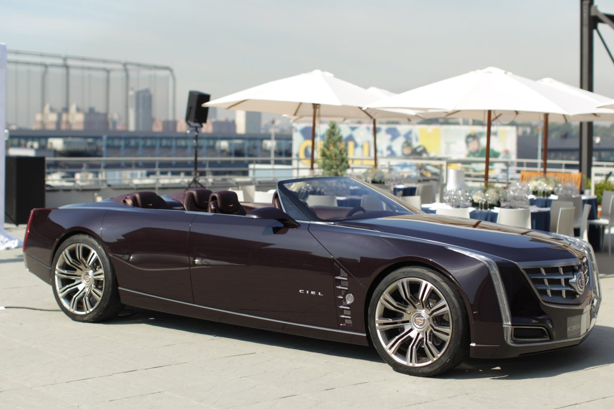 Cadillac кабриолет 2020