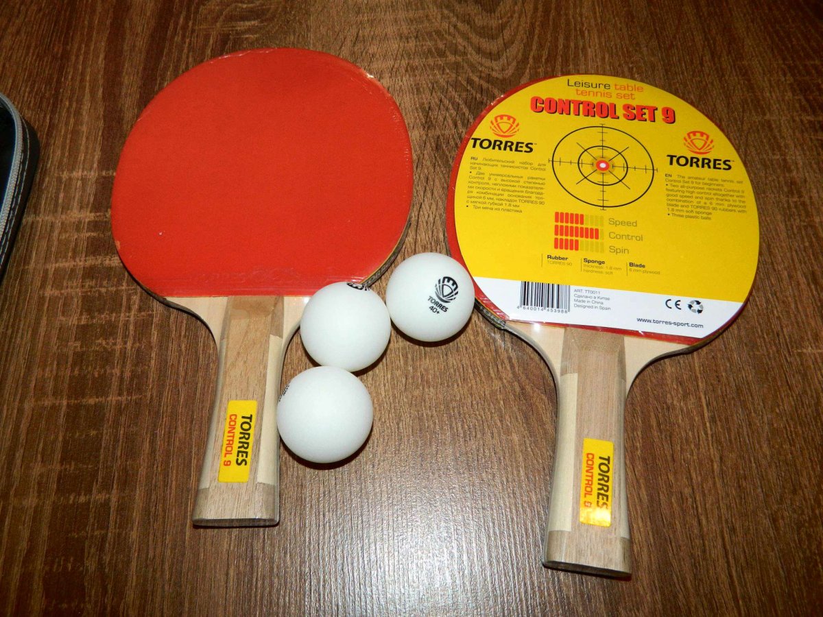 Набор для настольного тенниса Torres Control 9 (2 ракетки и 3 мяча)