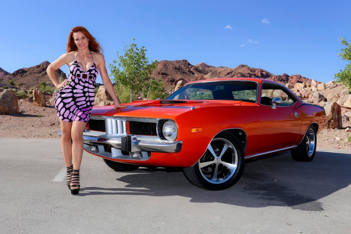 Plymouth Barracuda and girls
