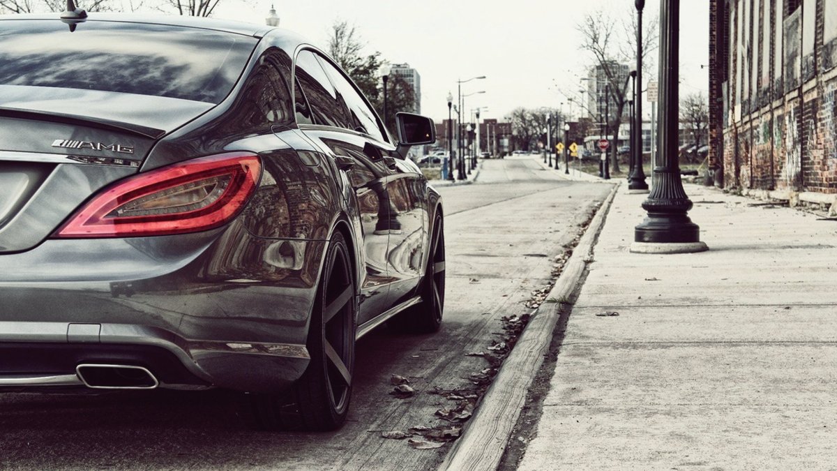 Mercedes-Benz cls63 AMG на улице