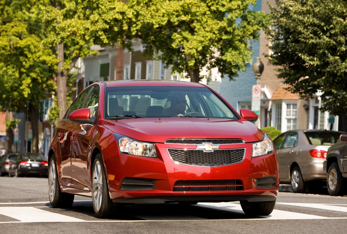 Chevrolet Cruze 2012 седан