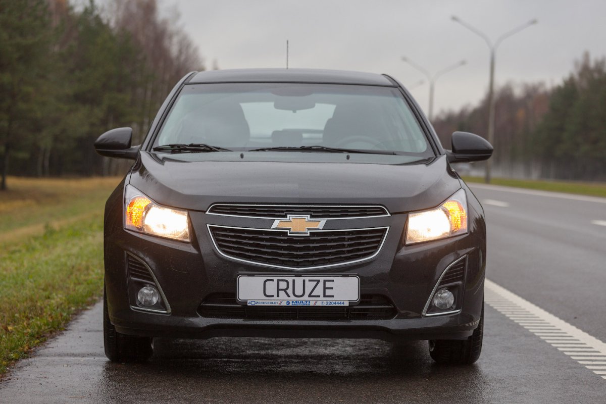 Chevrolet Cruze спереди