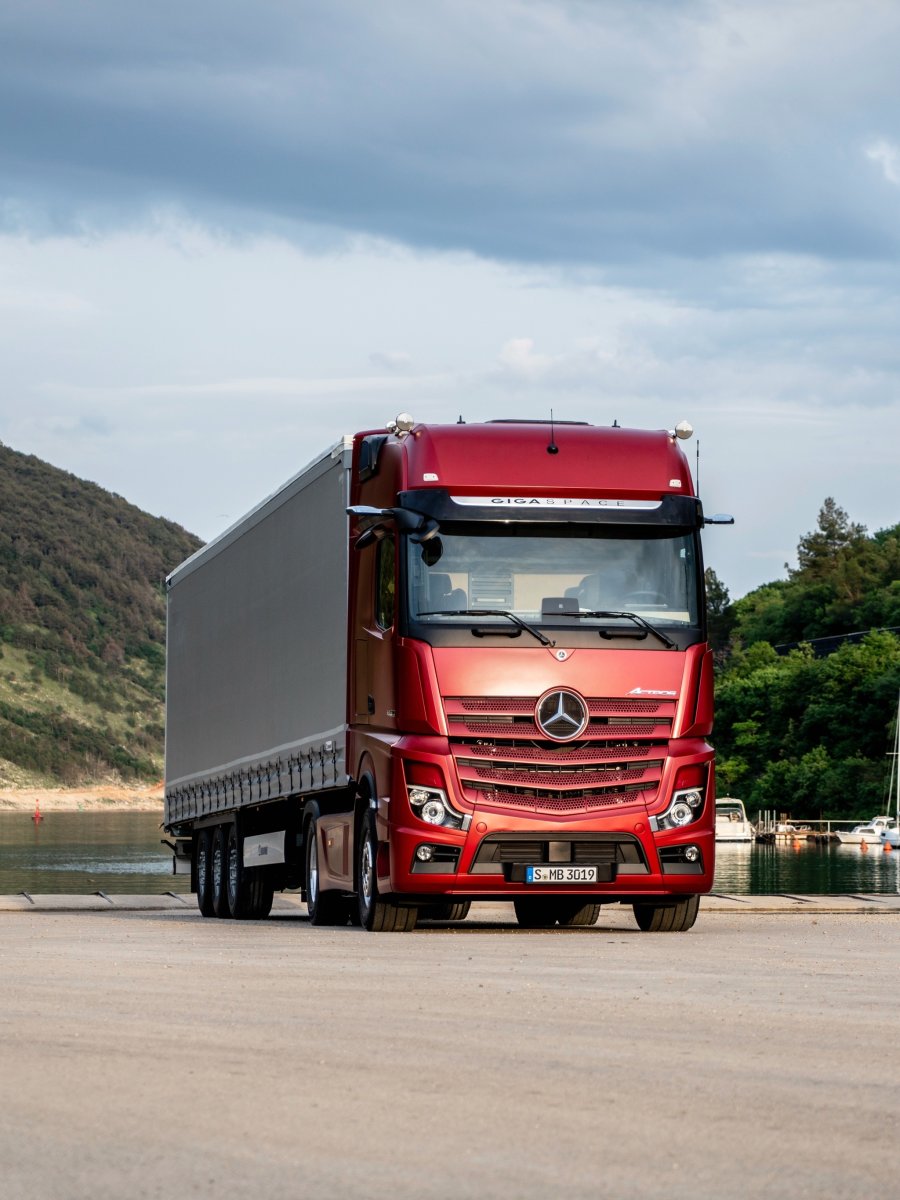 Mercedes-Benz Actros 1863