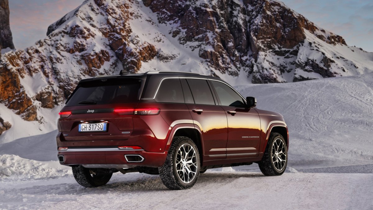 Jeep Grand Cherokee Summit - 2015 - 1920x1080