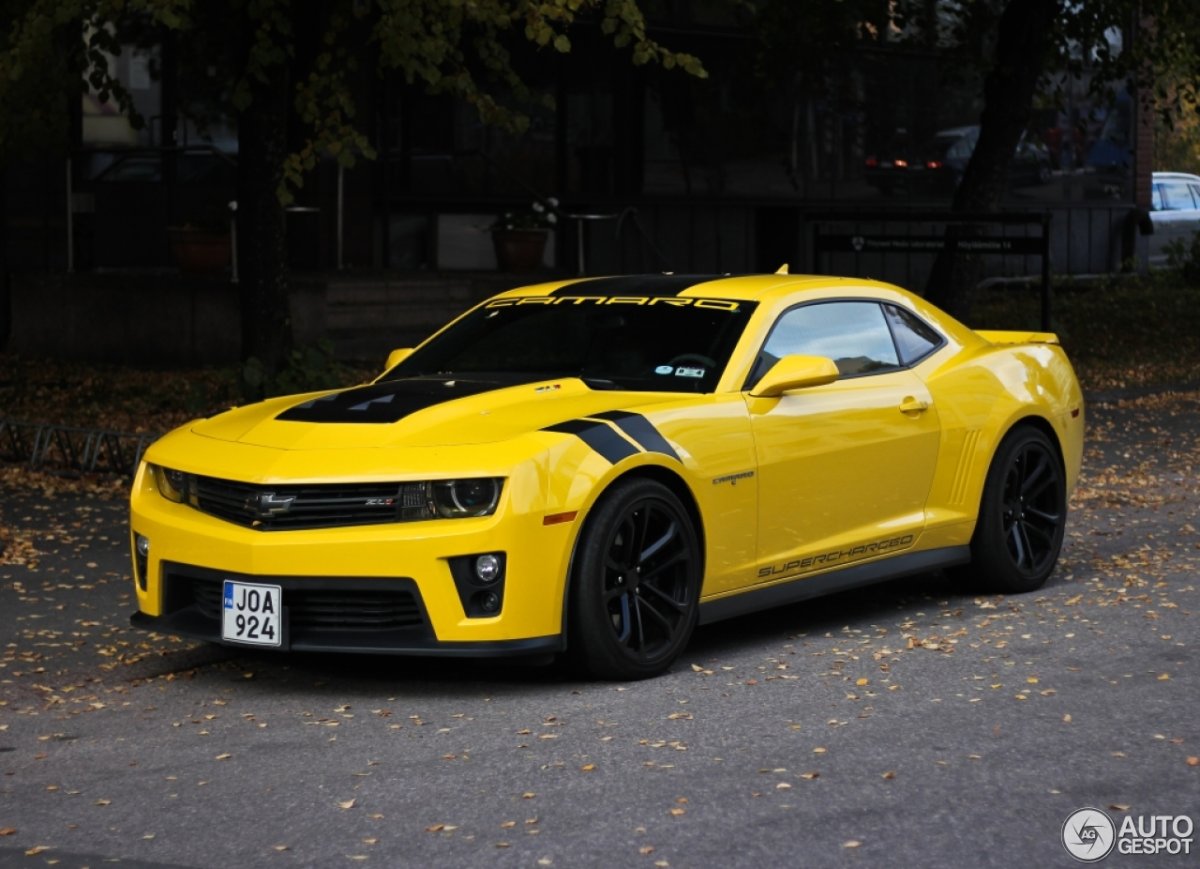 Chevrolet Camaro zl1 Yellow