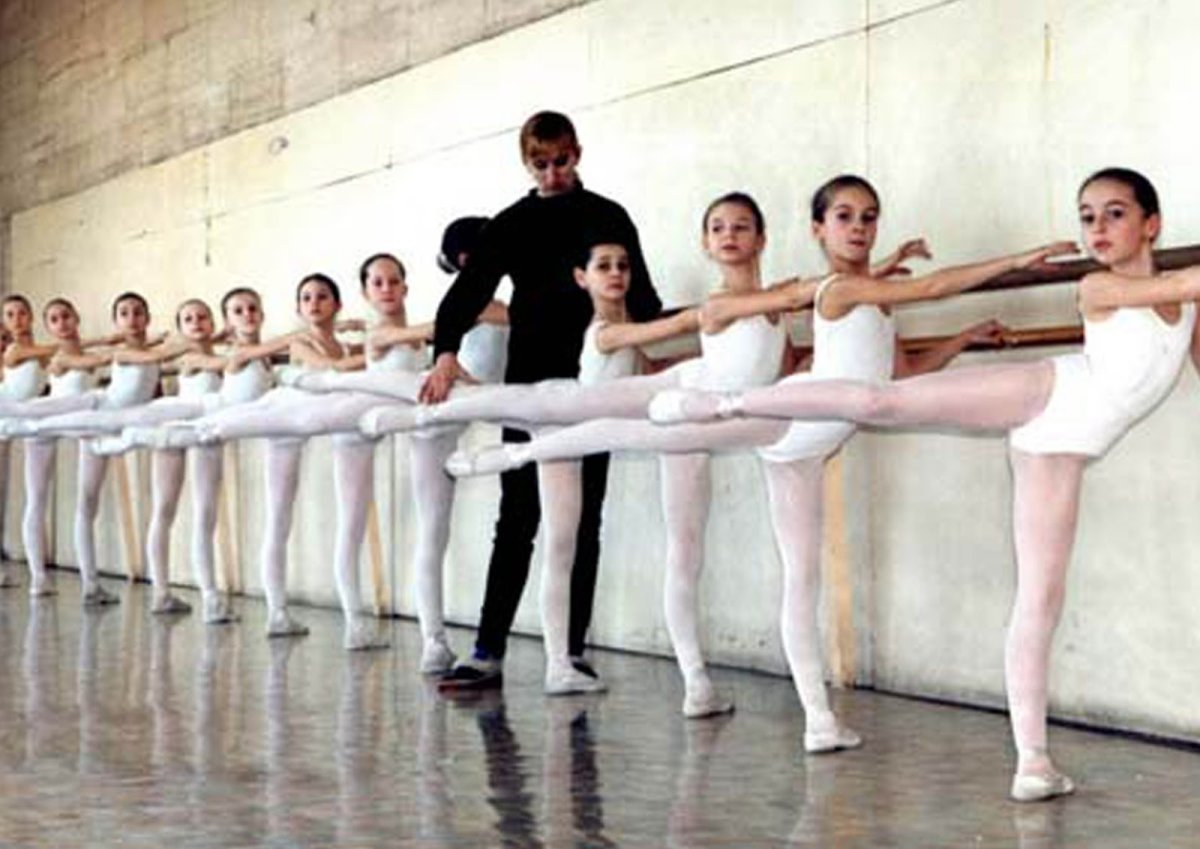 Дети у станка балет