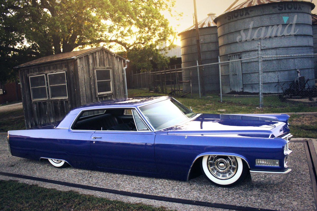 1966 Cadillac Deville лоурайдер