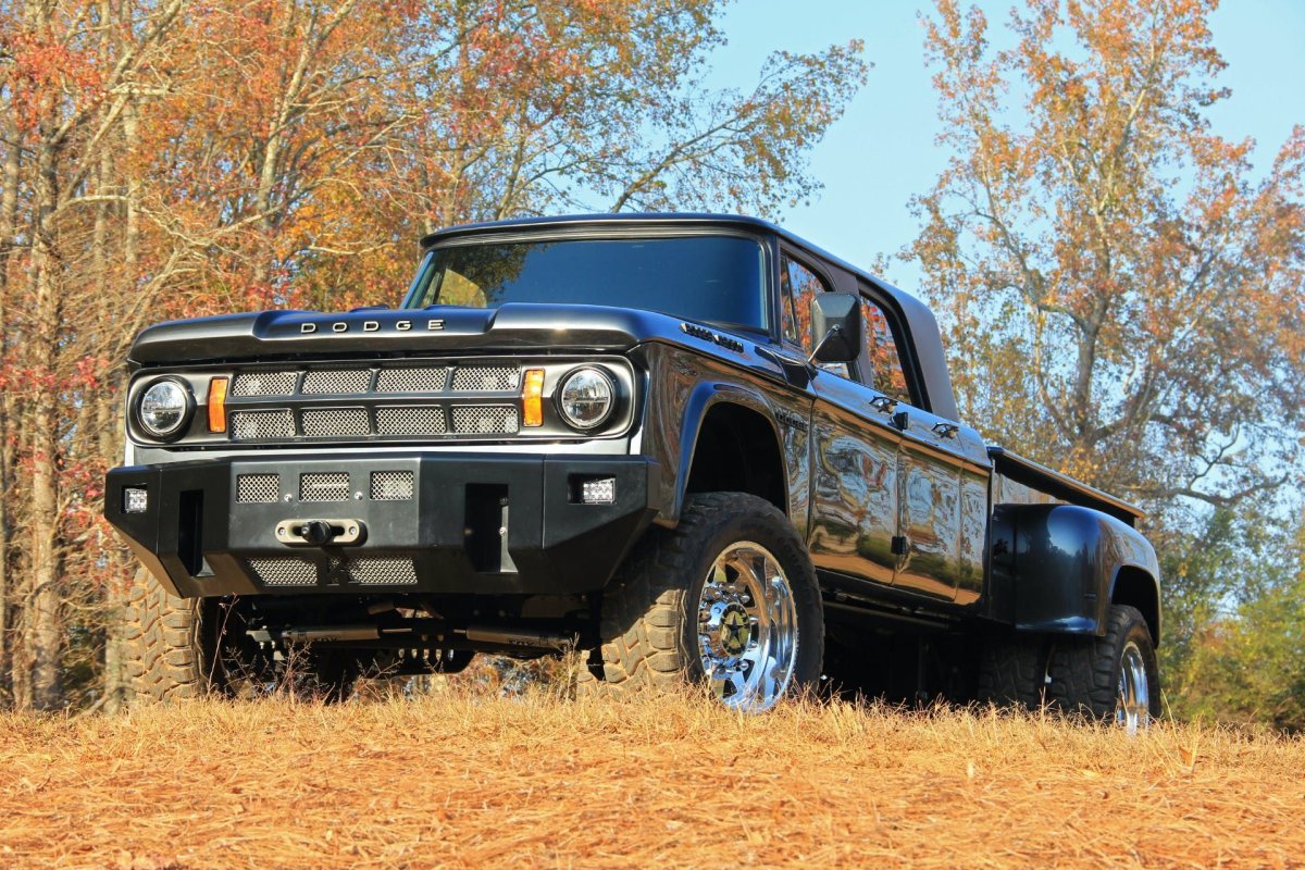 Dodge Power Wagon d200