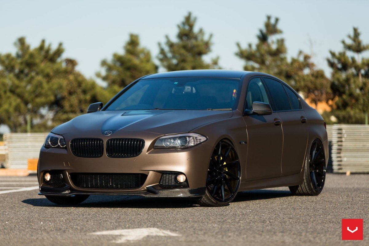 М5 13. BMW m5 Brown. БМВ м5 ф10 коричневая. BMW f10. BMW m5 f10 коричневый.