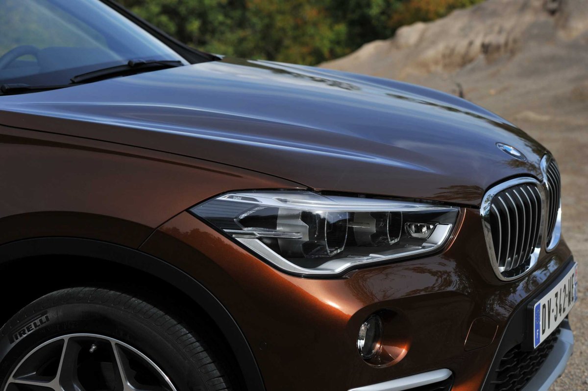 BMW x4 коричневый
