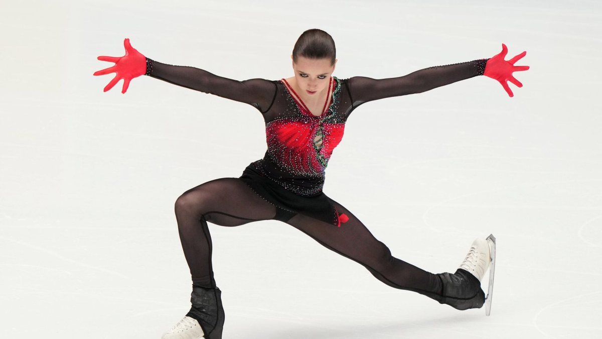 Камила Валиева болеро 2022