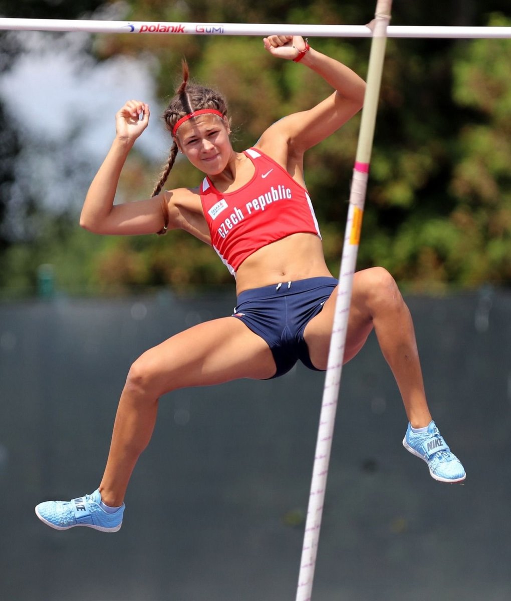 Елизавета Бондаренко прыжки с шестом