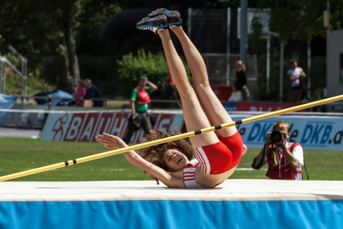 Клара Фернандес прыжки с шестом