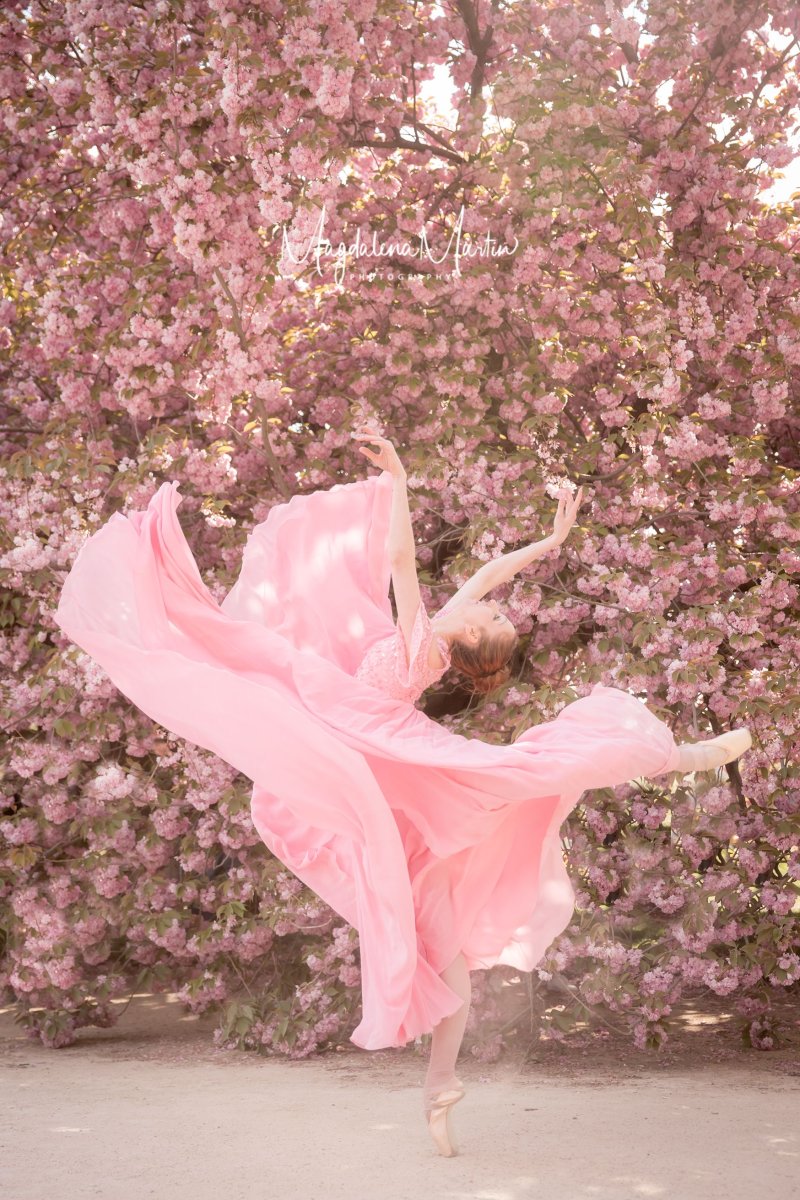 Балерина в розовом