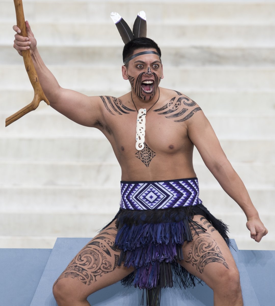 Александр Маори танцор