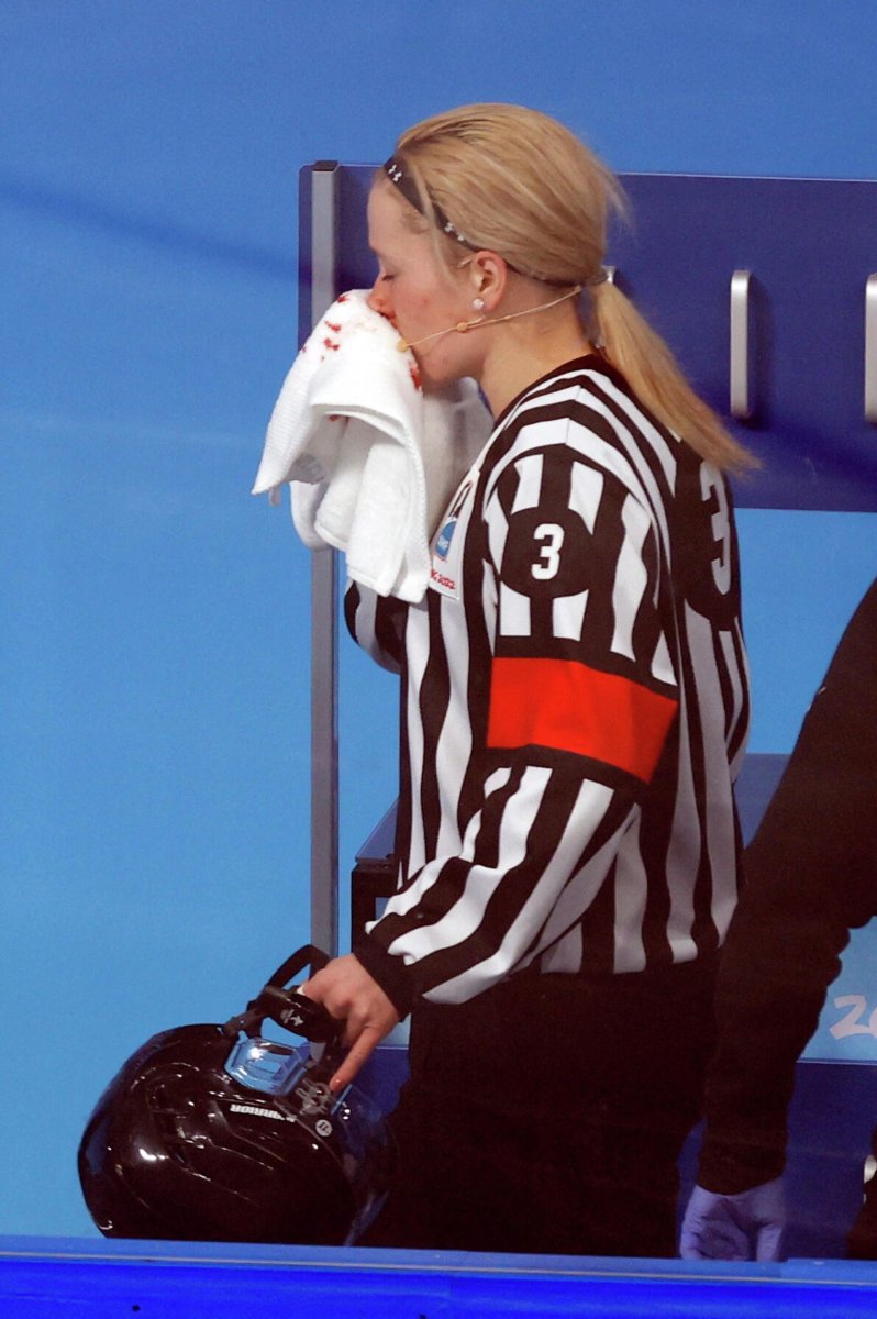 Аманда Кессел хоккеистка