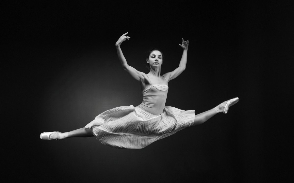 Балерина в Гранд жете