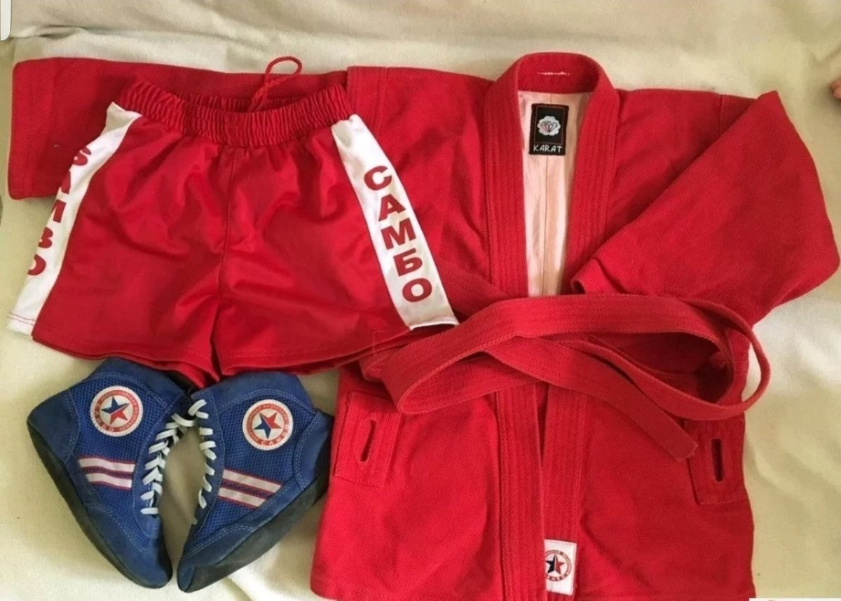 Красное кимоно для самбо