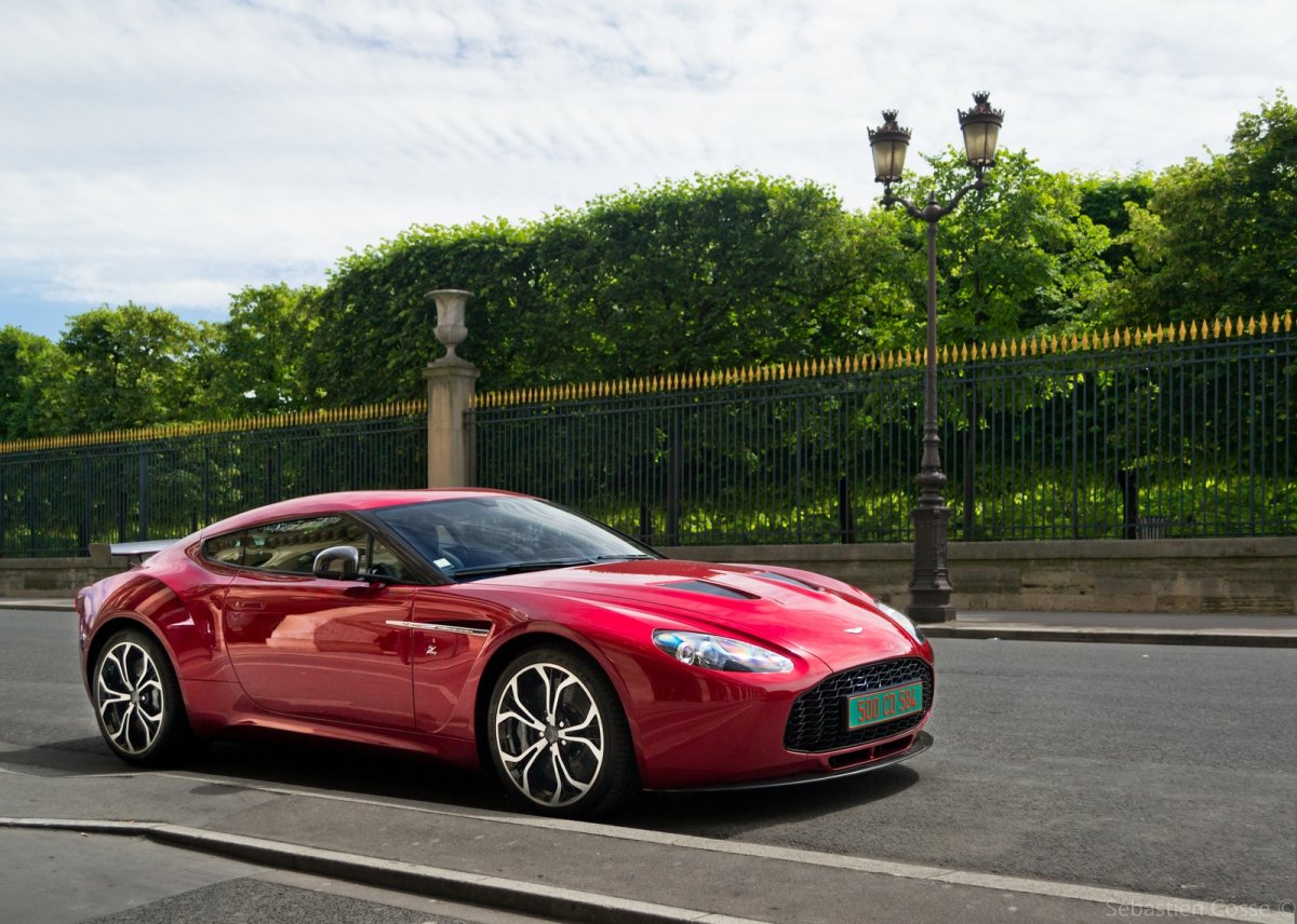 Aston Martin v12 Zagato 2017