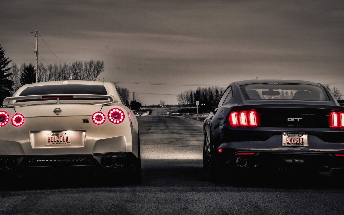 Ford Mustang gt Nissan GTR